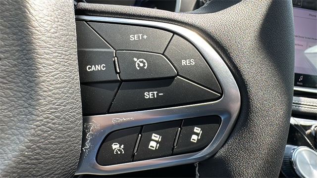 new 2025 Chrysler Pacifica car, priced at $44,280