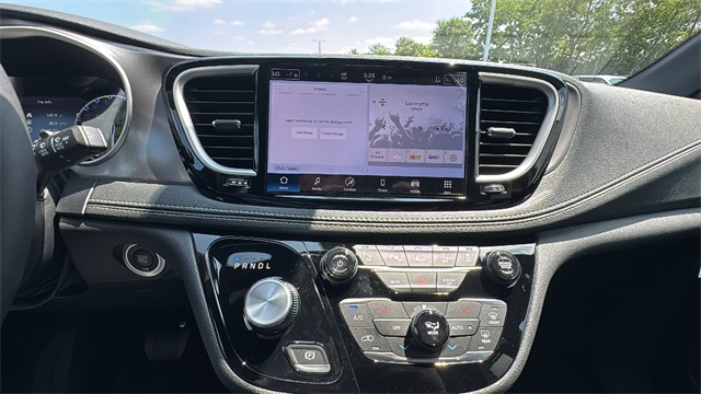 new 2025 Chrysler Pacifica car, priced at $44,280