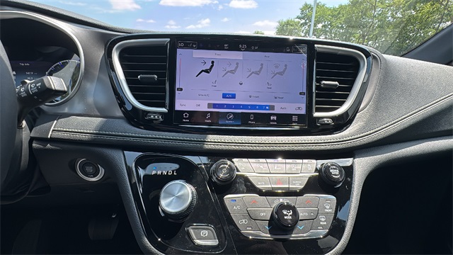 new 2025 Chrysler Pacifica car, priced at $44,280