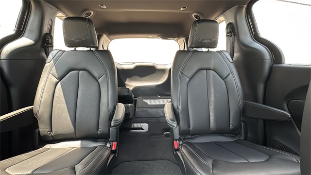 new 2025 Chrysler Pacifica car, priced at $44,280