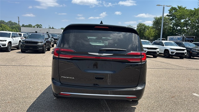 new 2025 Chrysler Pacifica car, priced at $44,280