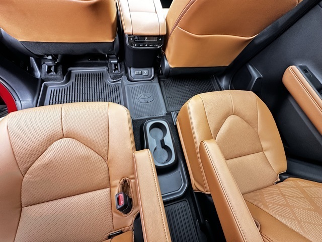 new 2025 Toyota Highlander Hybrid car