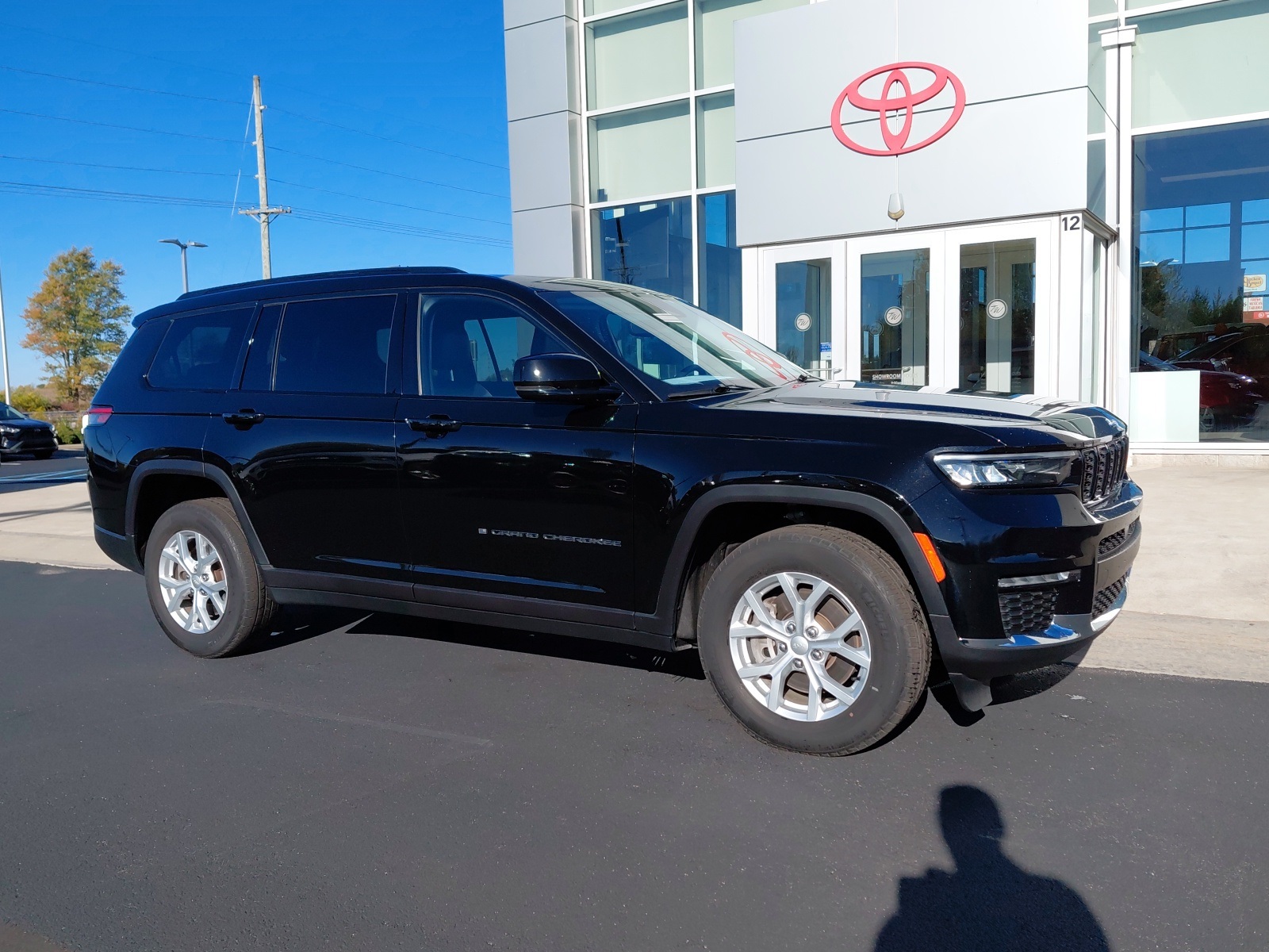 used 2023 Jeep Grand Cherokee L car, priced at $32,689