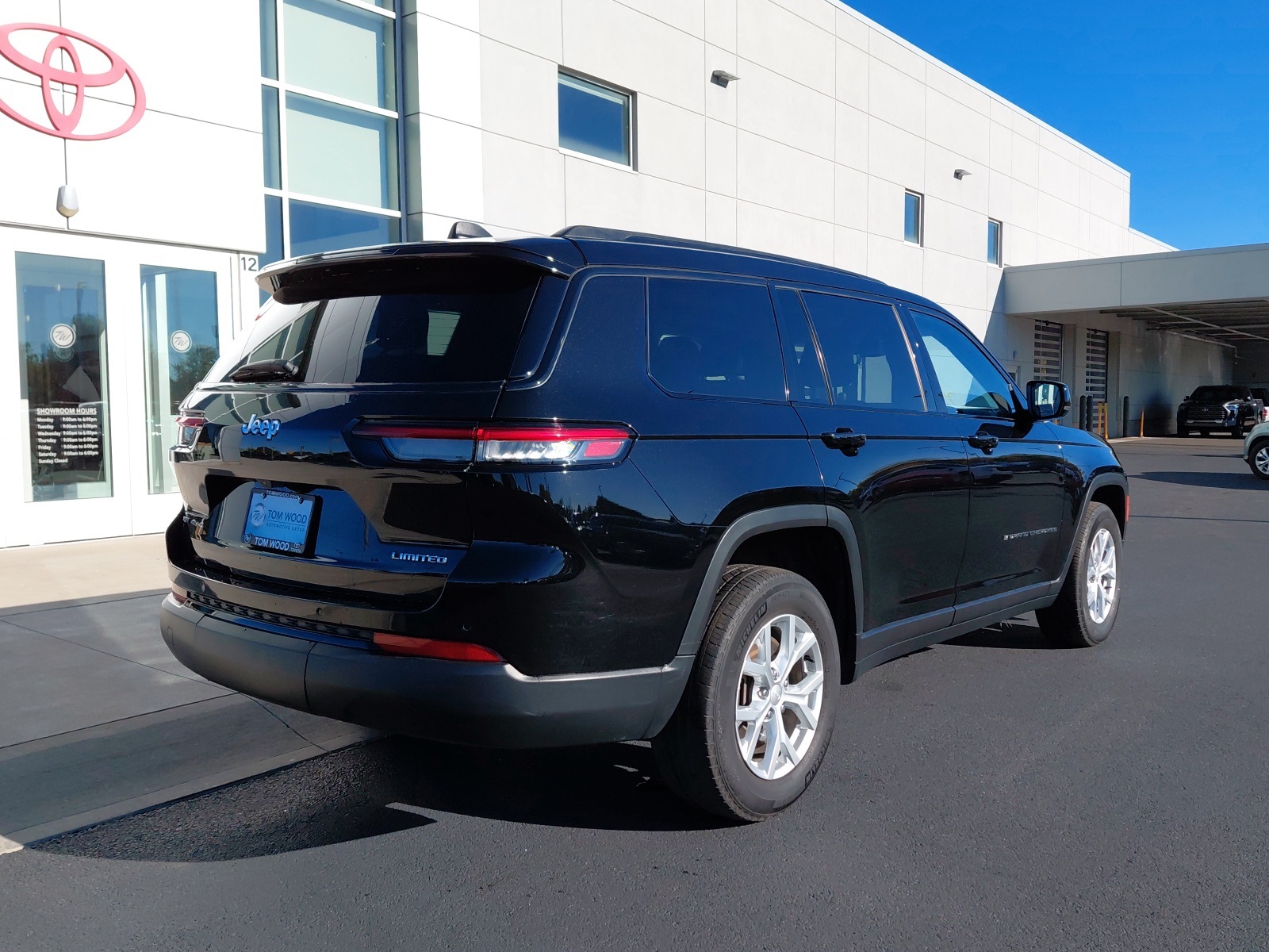 used 2023 Jeep Grand Cherokee L car, priced at $32,689