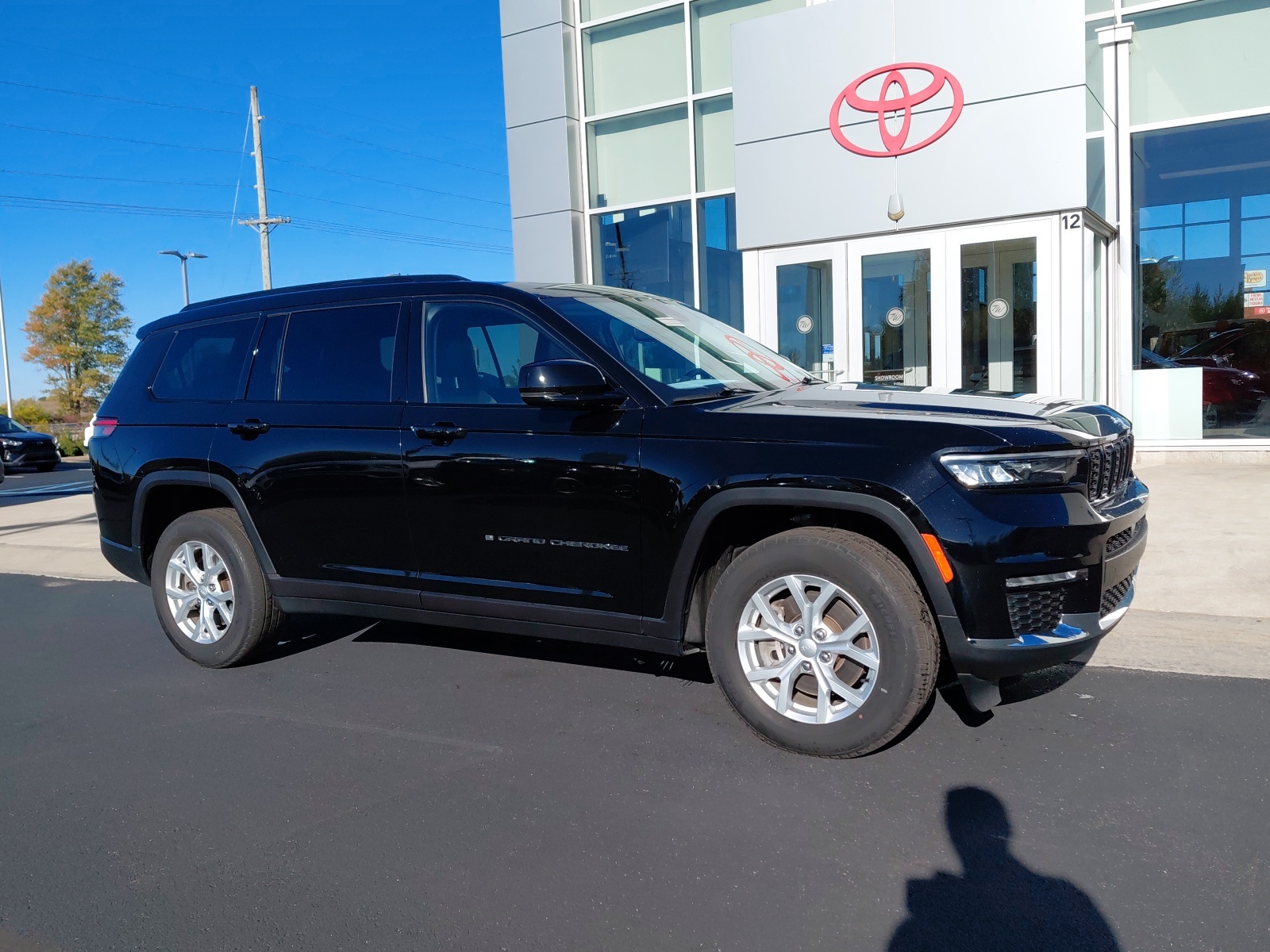 used 2023 Jeep Grand Cherokee L car, priced at $32,689