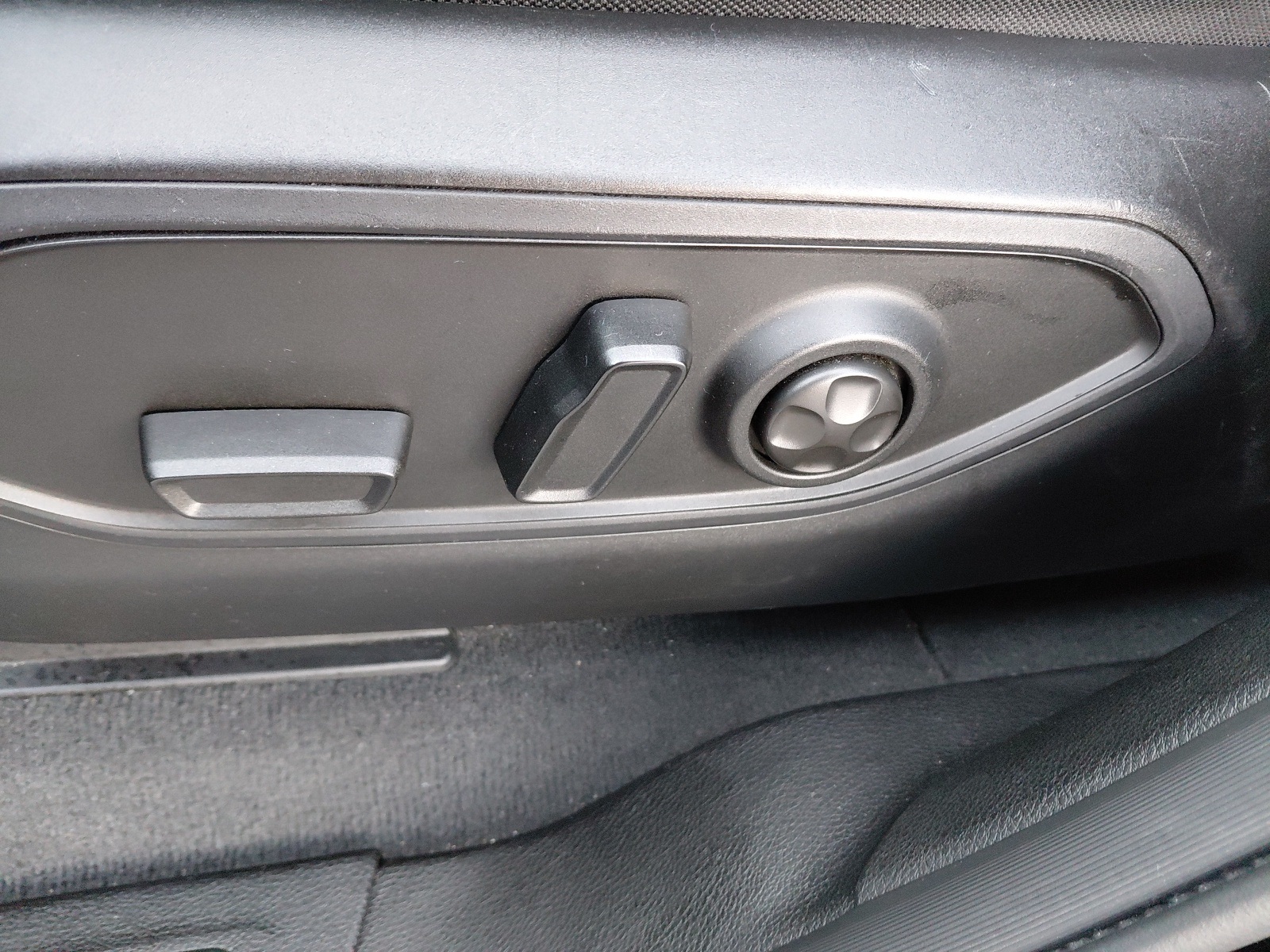 used 2023 Jeep Grand Cherokee L car, priced at $32,689