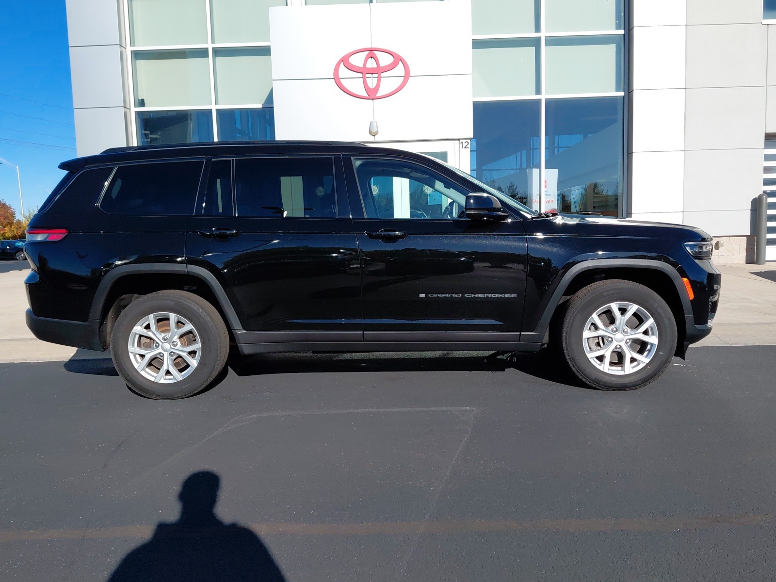 used 2023 Jeep Grand Cherokee L car, priced at $32,689