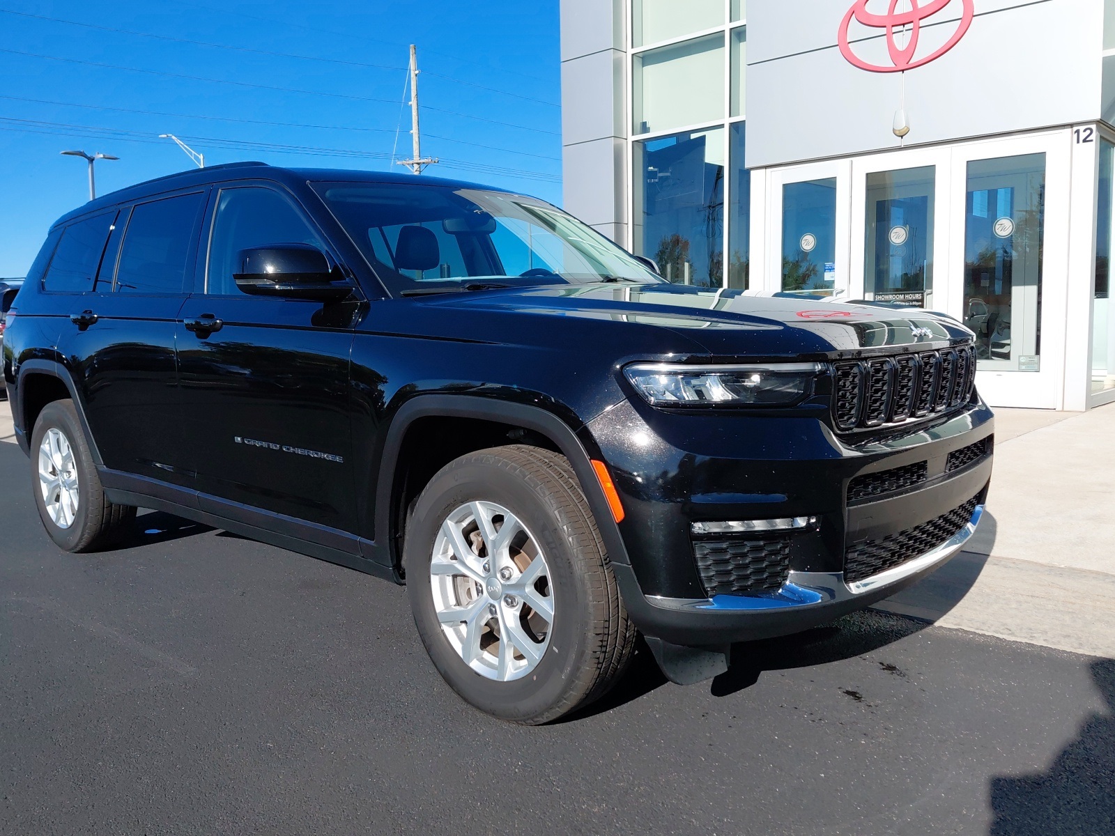 used 2023 Jeep Grand Cherokee L car, priced at $32,689