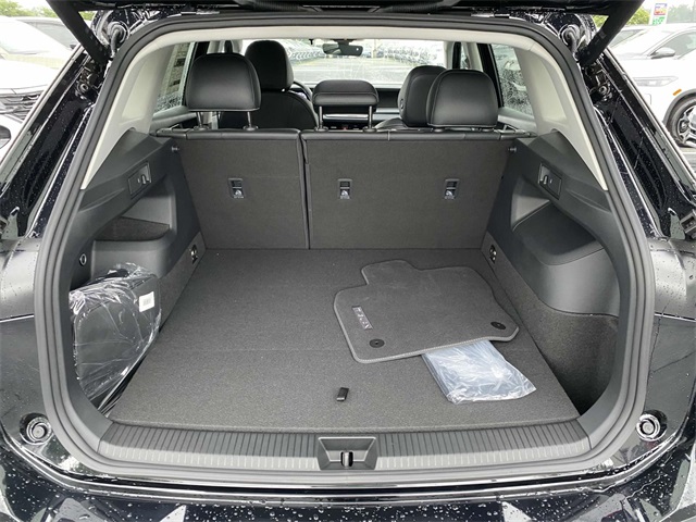 new 2025 Volkswagen Tiguan car, priced at $34,720