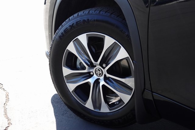 used 2023 Toyota Highlander car, priced at $36,999