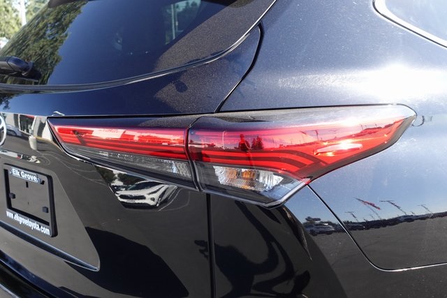 used 2023 Toyota Highlander car, priced at $36,999