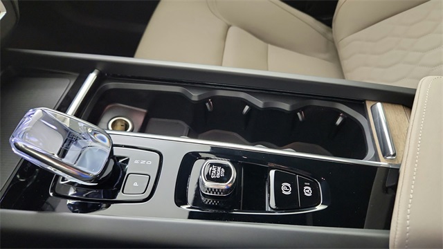 new 2026 Volvo XC60 Plug-In Hybrid car, priced at $70,115
