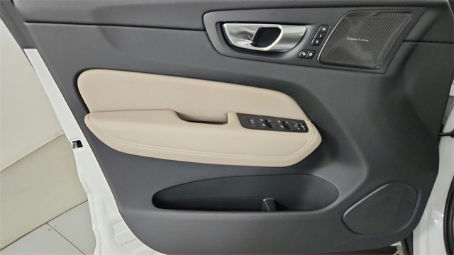 new 2026 Volvo XC60 Plug-In Hybrid car, priced at $70,115