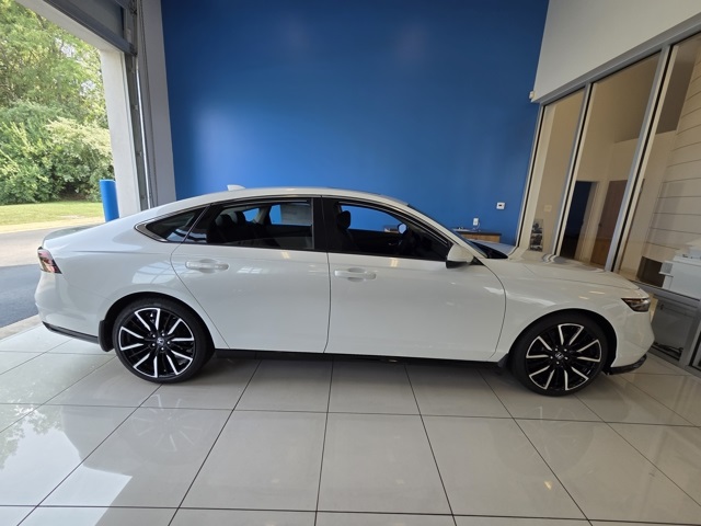 new 2025 Honda Accord Hybrid car, priced at $40,905