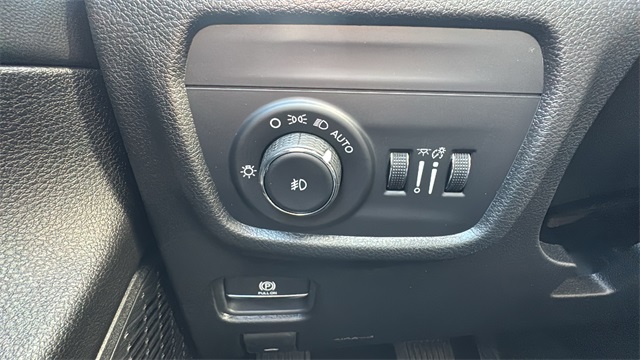 new 2025 Jeep Grand Cherokee car, priced at $46,275