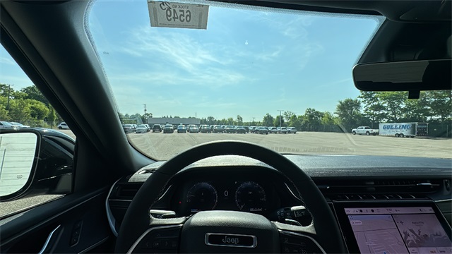 new 2025 Jeep Grand Cherokee car, priced at $46,275