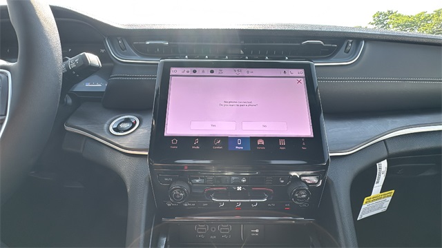 new 2025 Jeep Grand Cherokee car, priced at $46,275