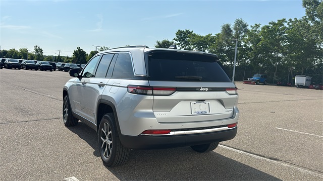 new 2025 Jeep Grand Cherokee car, priced at $46,275