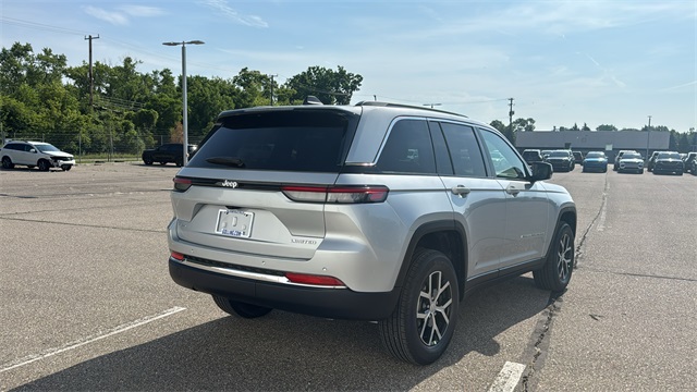 new 2025 Jeep Grand Cherokee car, priced at $46,275
