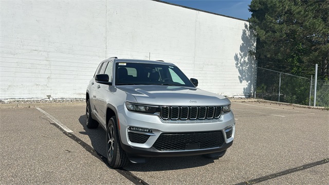 new 2025 Jeep Grand Cherokee car, priced at $46,275
