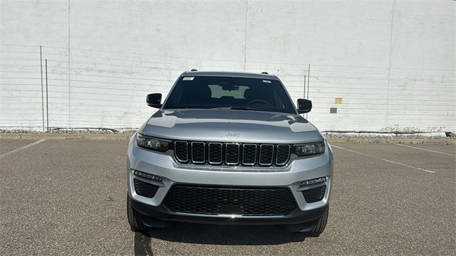 new 2025 Jeep Grand Cherokee car, priced at $46,275