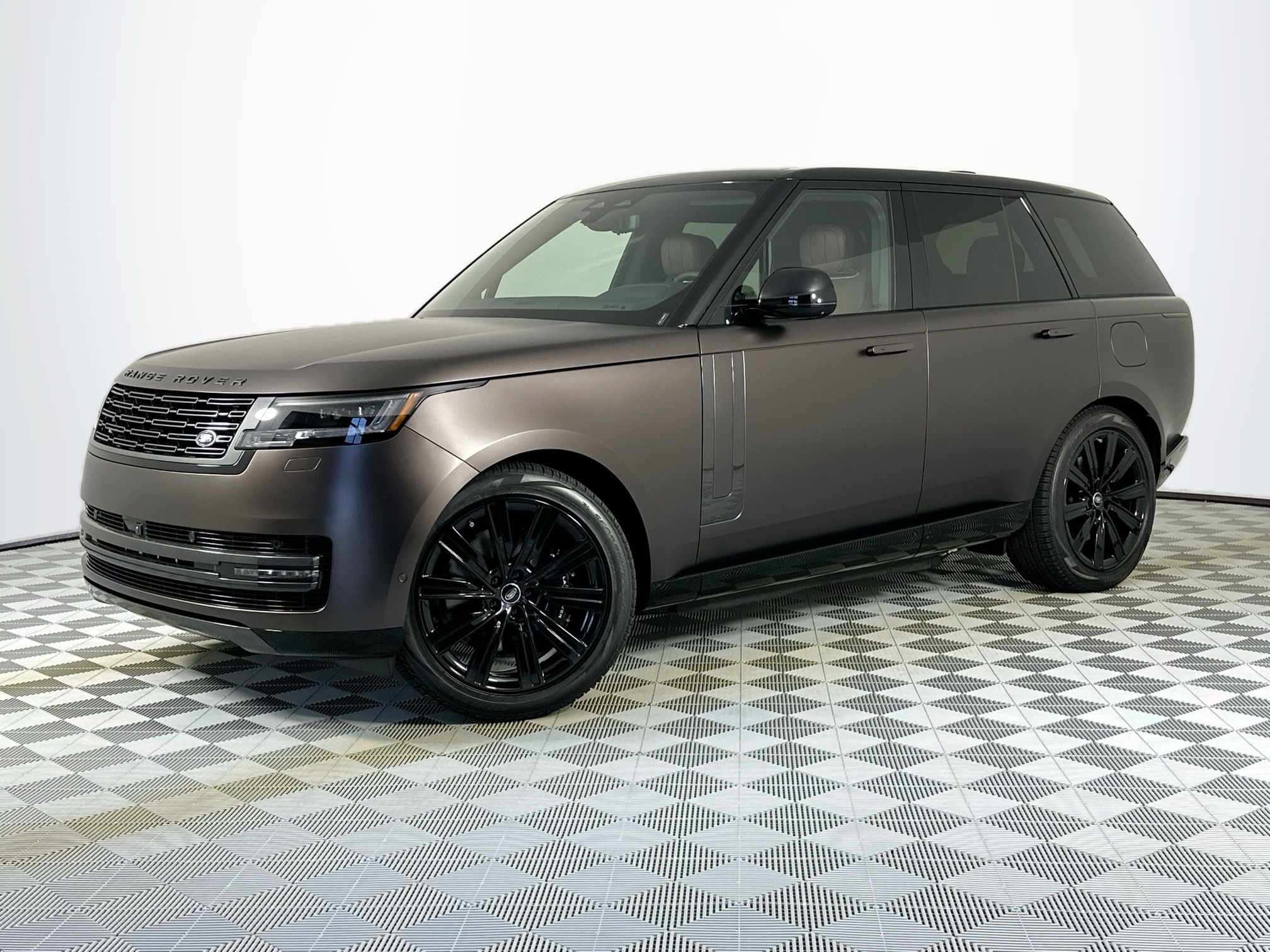 new 2025 Land Rover Range Rover Plug-In Hybrid car, priced at $150,985