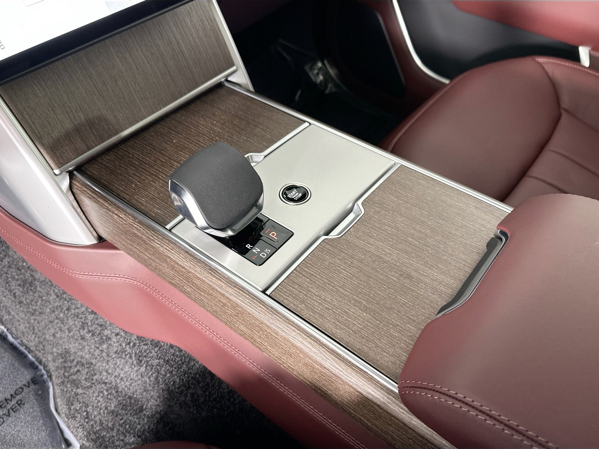 new 2025 Land Rover Range Rover Plug-In Hybrid car, priced at $150,985