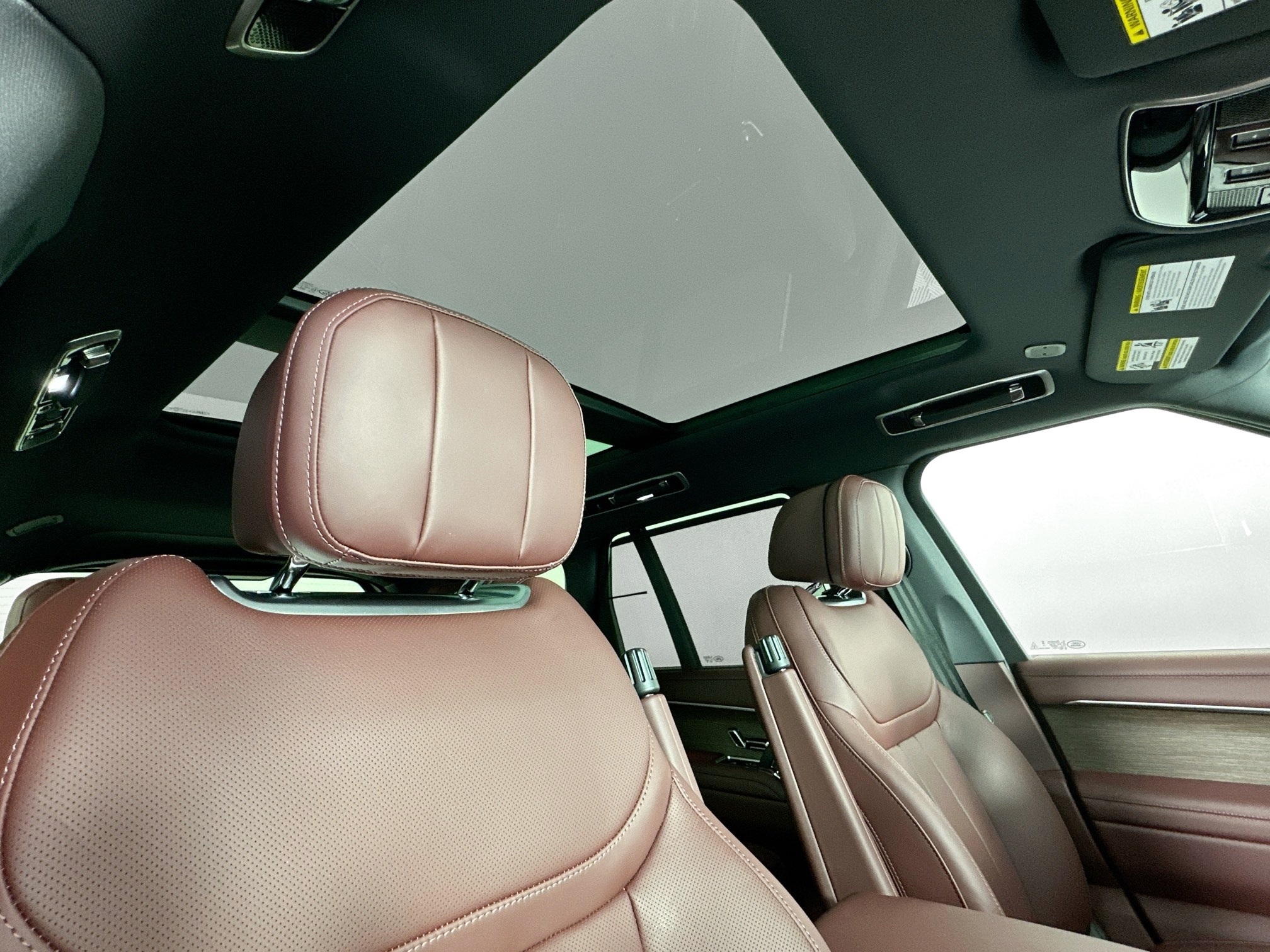 new 2025 Land Rover Range Rover Plug-In Hybrid car, priced at $150,985