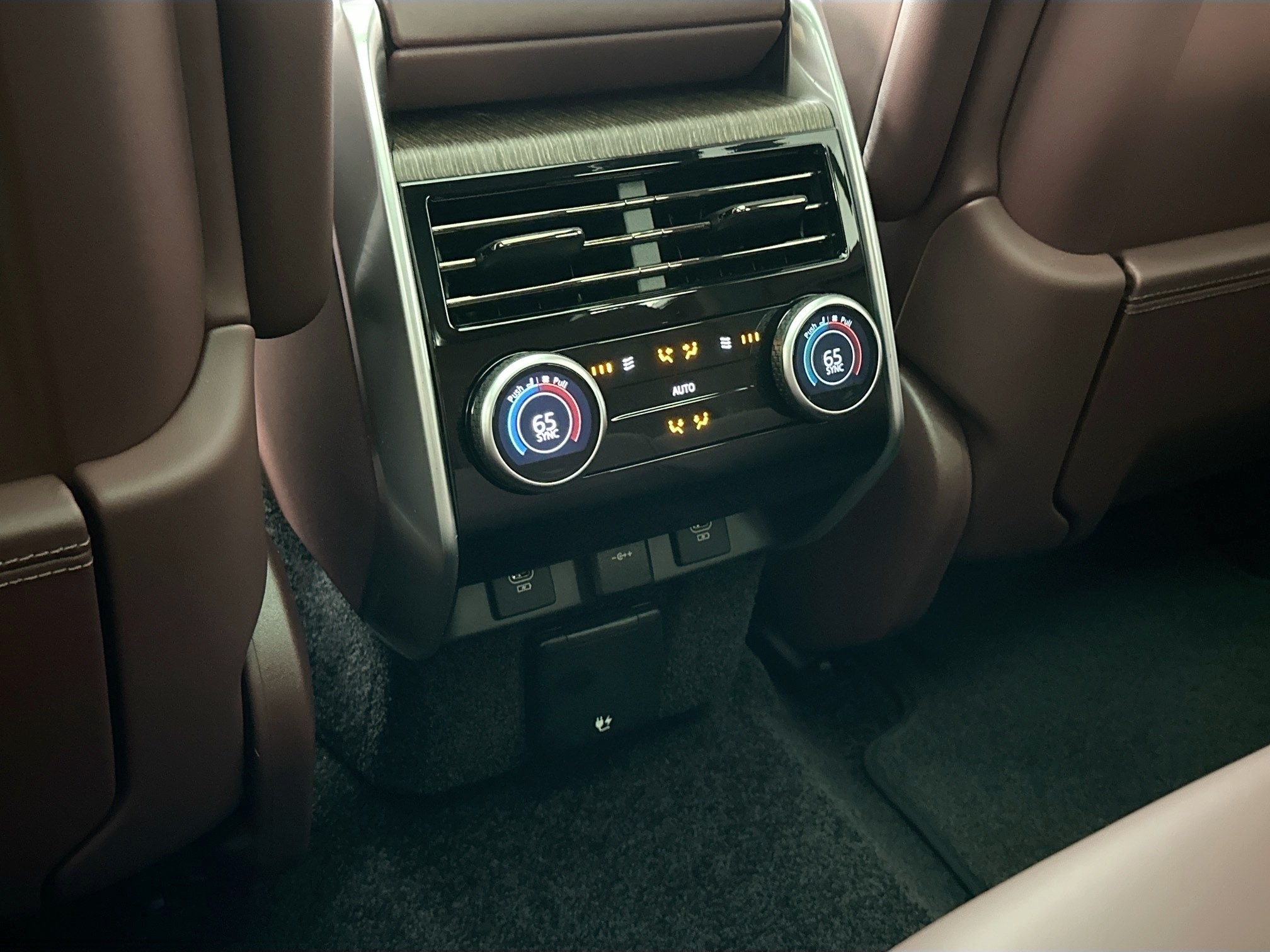 new 2025 Land Rover Range Rover Plug-In Hybrid car, priced at $150,985