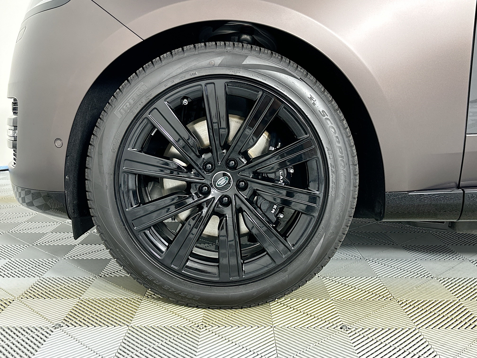 new 2025 Land Rover Range Rover Plug-In Hybrid car, priced at $150,985
