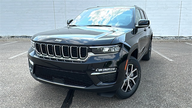new 2025 Jeep Grand Cherokee car, priced at $45,025