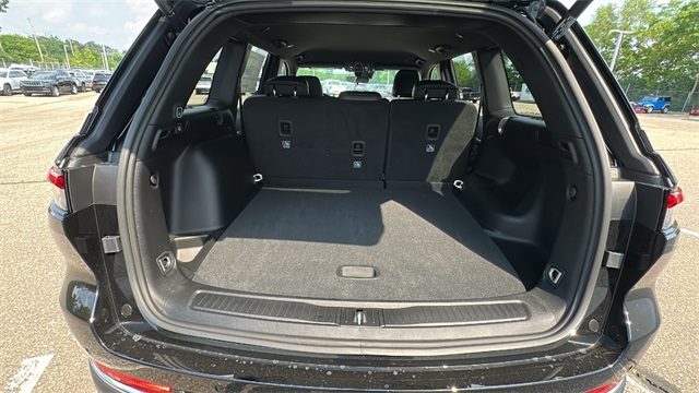 new 2025 Jeep Grand Cherokee car, priced at $45,025