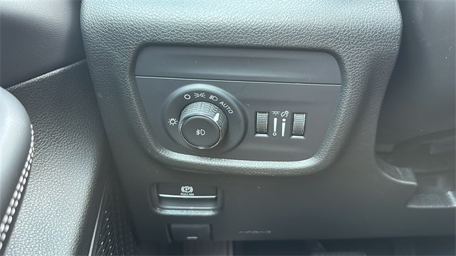 new 2025 Jeep Grand Cherokee car, priced at $45,025