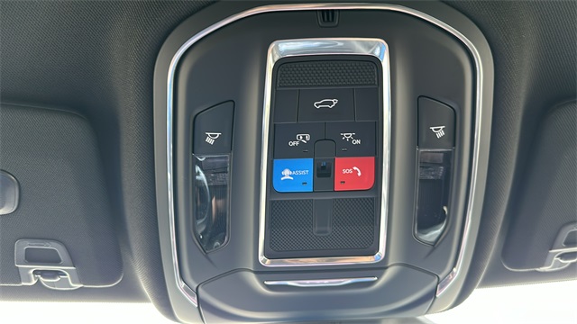 new 2025 Jeep Grand Cherokee car, priced at $45,025