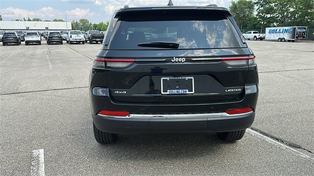 new 2025 Jeep Grand Cherokee car, priced at $45,025