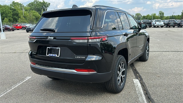 new 2025 Jeep Grand Cherokee car, priced at $45,025