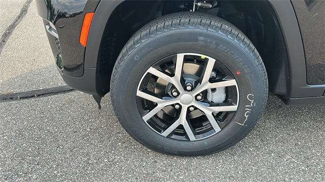new 2025 Jeep Grand Cherokee car, priced at $45,025