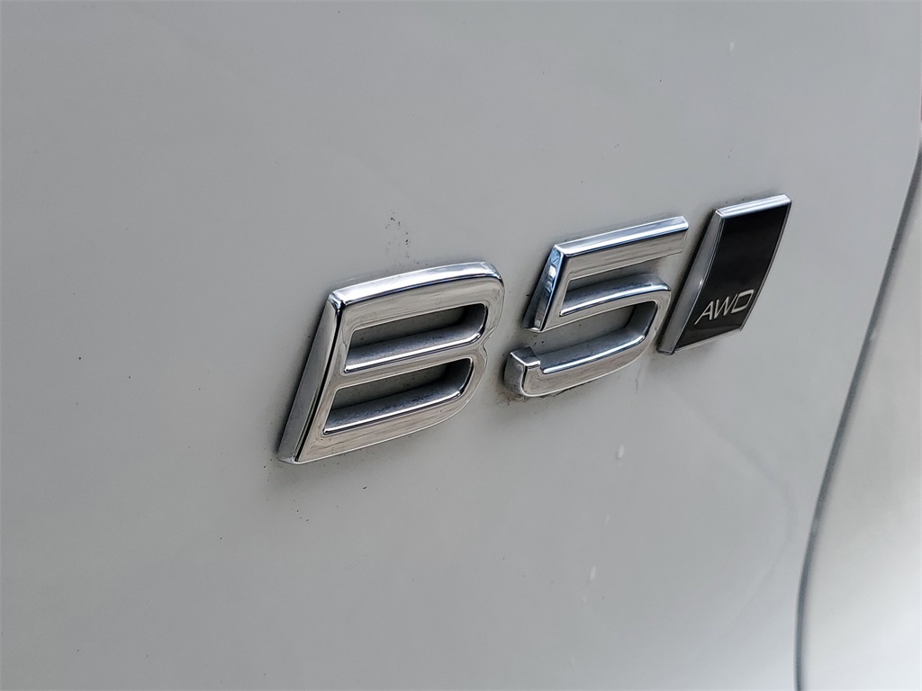 used 2025 Volvo XC40 car, priced at $30,989