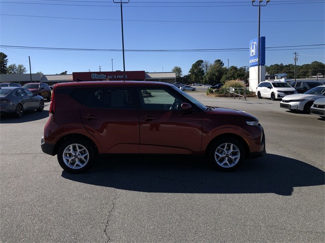 used 2022 Kia Soul car, priced at $18,499