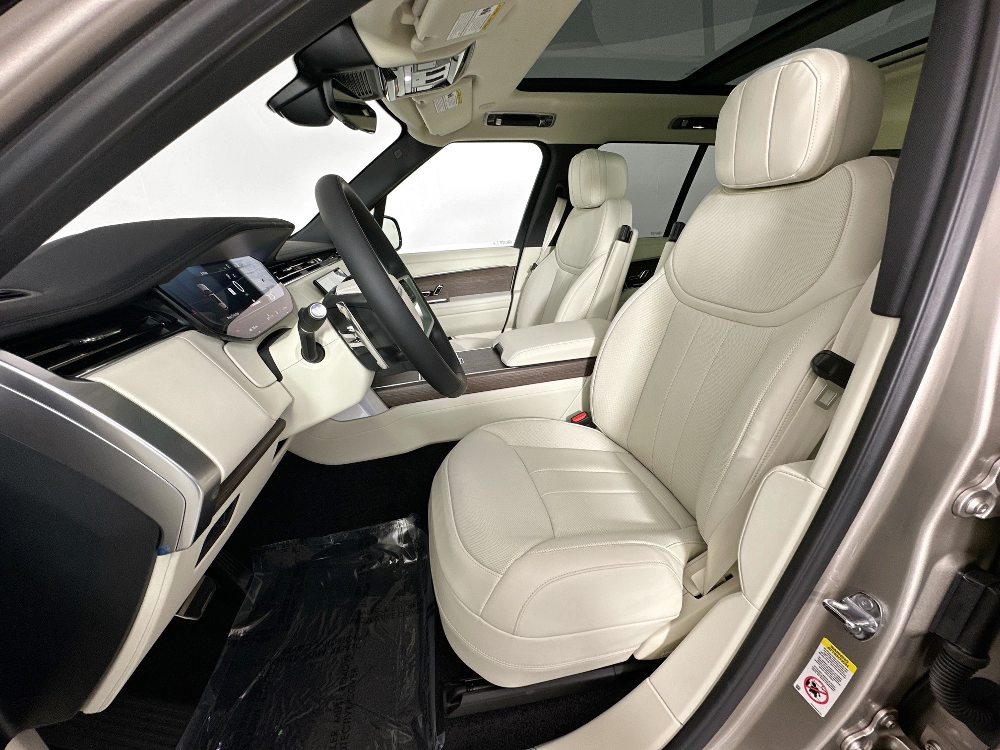 new 2025 Land Rover Range Rover car, priced at $118,305