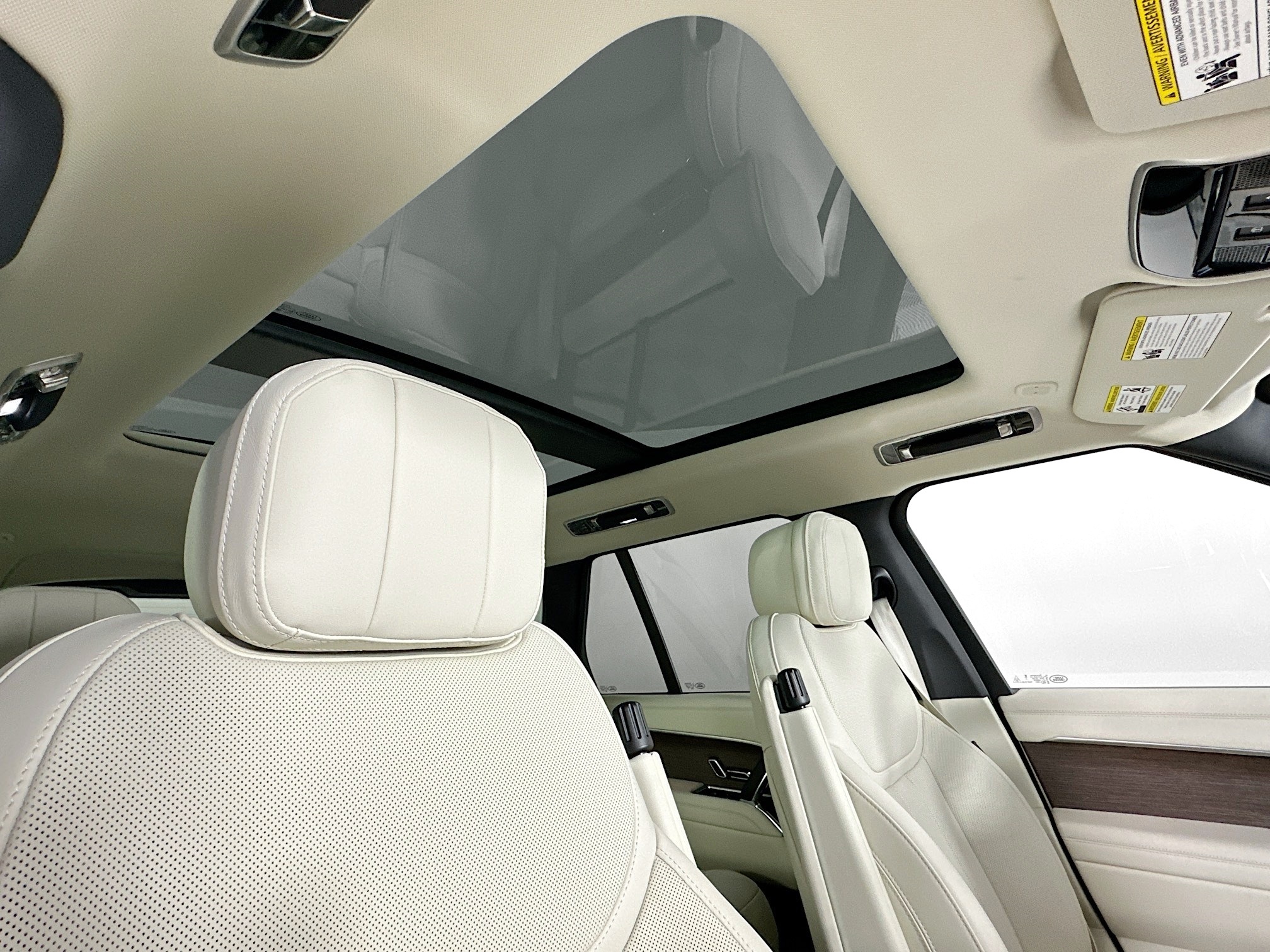 new 2025 Land Rover Range Rover car, priced at $118,305