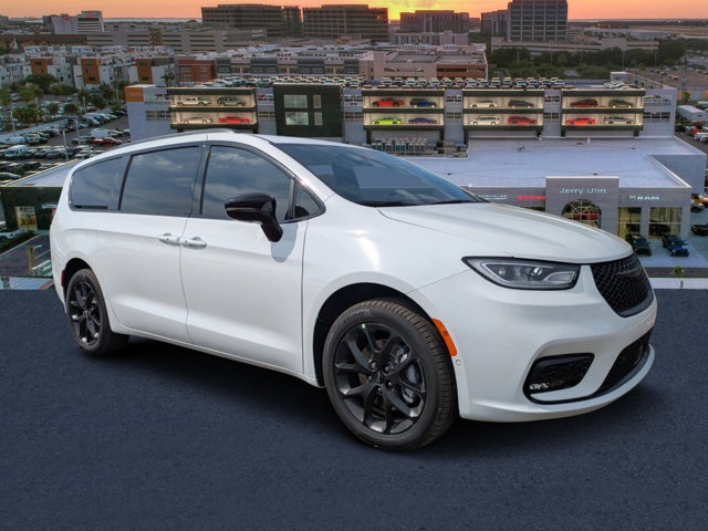 new 2025 Chrysler Pacifica car, priced at $45,540