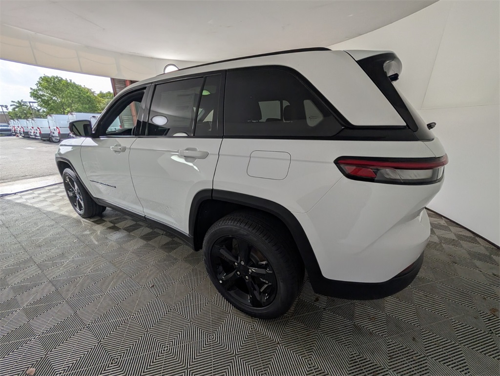 new 2025 Jeep Grand Cherokee car, priced at $43,721