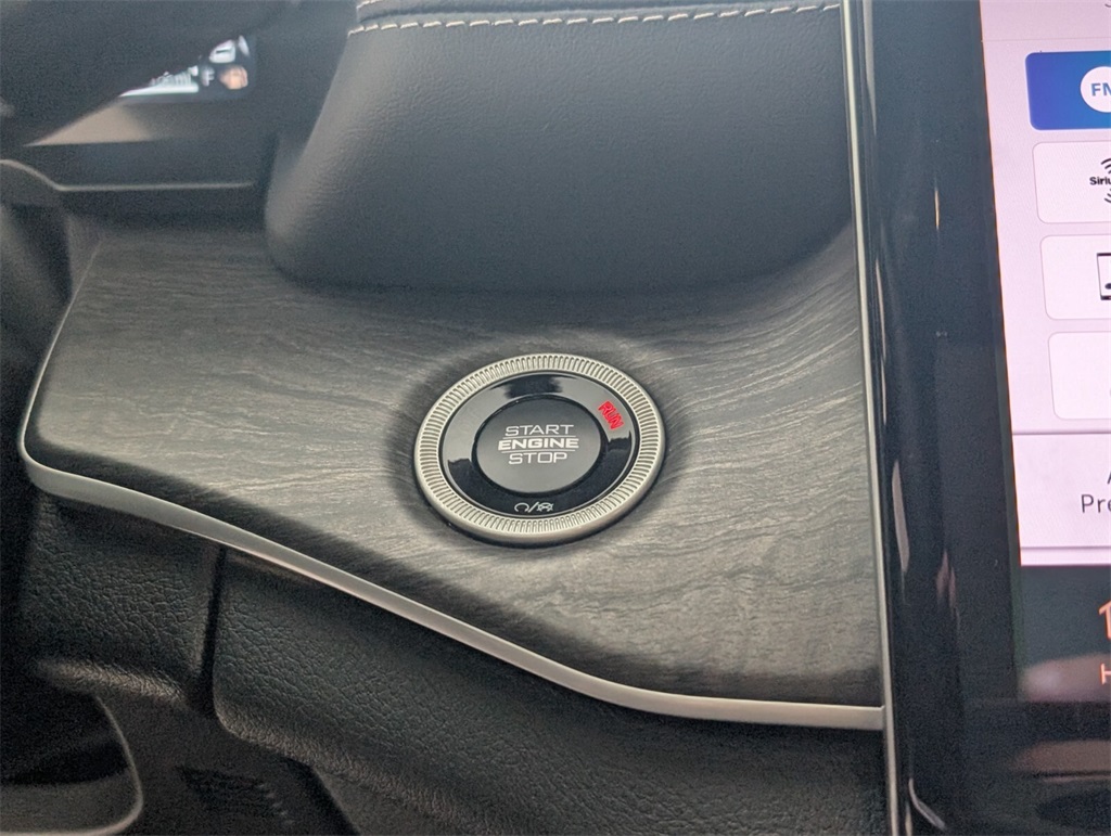 new 2025 Jeep Grand Cherokee car, priced at $43,721
