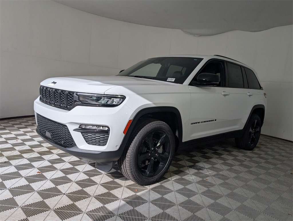 new 2025 Jeep Grand Cherokee car, priced at $43,721