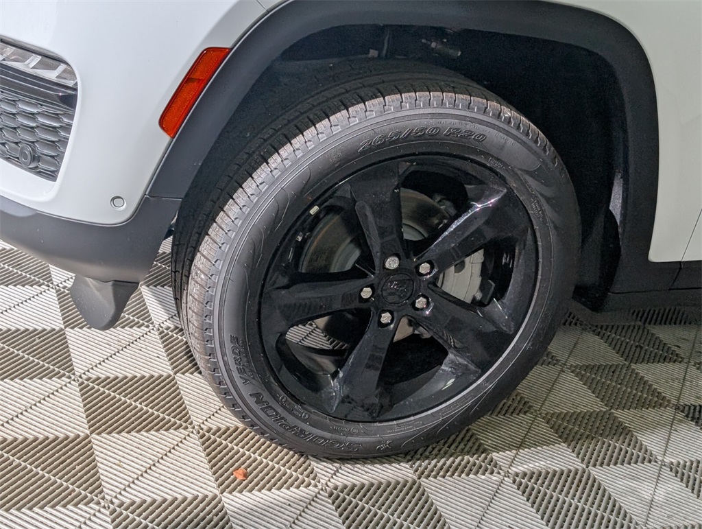 new 2025 Jeep Grand Cherokee car, priced at $43,721