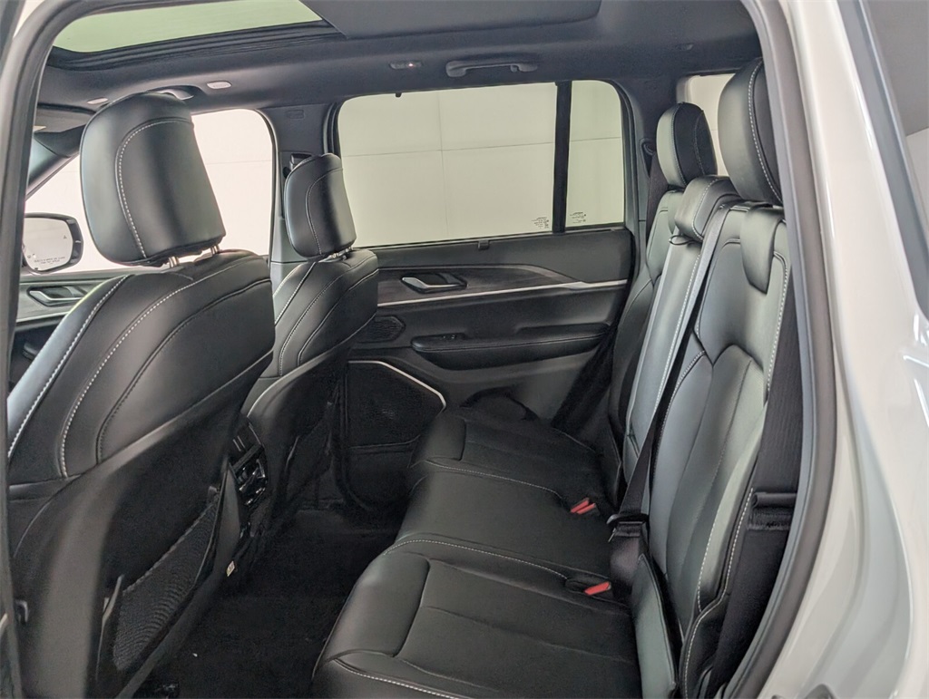 new 2025 Jeep Grand Cherokee car, priced at $43,721