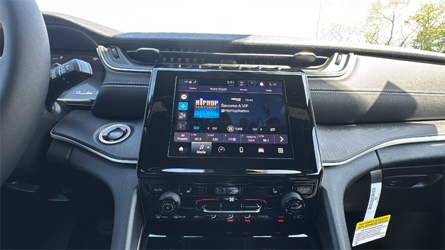 new 2025 Jeep Grand Cherokee car, priced at $42,848
