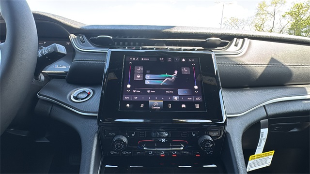 new 2025 Jeep Grand Cherokee car, priced at $42,848