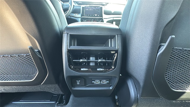 new 2025 Jeep Grand Cherokee car, priced at $42,848